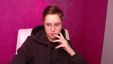 Snapshot of linda_miss_ chatting on 02-20-25, 09:33 Linda online show from 02-20-25, 09:33