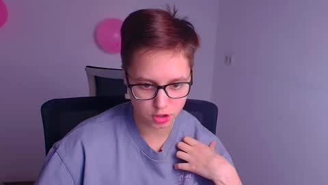 Snapshot of linda_miss_ chatting on 02-21-25, 03:54 Linda online show from 02-21-25, 03:54