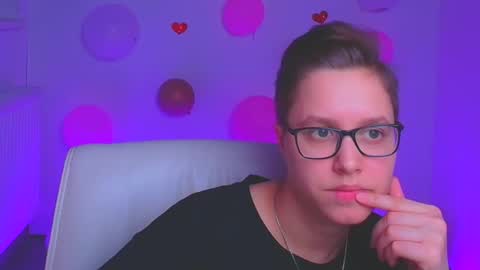 Snapshot of linda_miss_ chatting on 02-23-25, 09:48 Linda online show from 02-23-25, 09:48