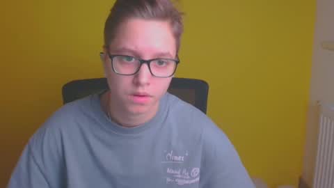 Snapshot of linda_miss_ chatting on 02-26-25, 12:25 Linda online show from 02-26-25, 12:25