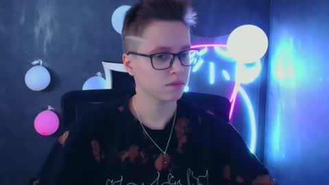 Snapshot of linda_miss_ chatting on 03-04-25, 12:12 Linda online show from 03-04-25, 12:12