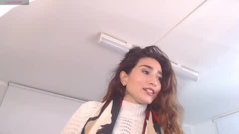 Snapshot of linda_morgan1 chatting on 04-28-26, 12:21 Maria Paula online show from 04-28-26, 12:21