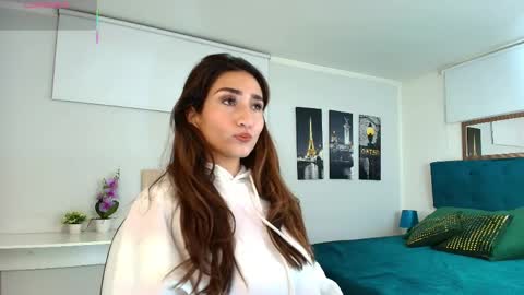 Snapshot of linda_morgan1 chatting on 05-05-26, 12:02 Maria Paula online show from 05-05-26, 12:02