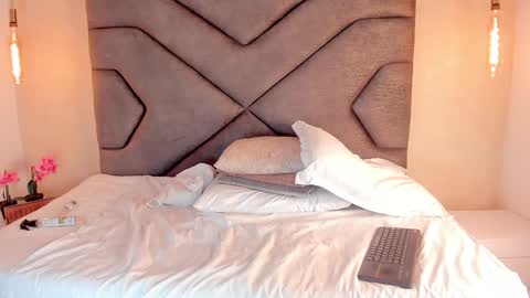 Snapshot of linda_saenz1 chatting on 01-27-25, 05:58 Linda Saenz online show from 01-27-25, 05:58