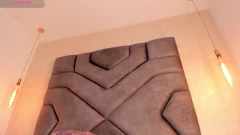 Snapshot of linda_saenz1 chatting on 02-13-25, 02:52 Linda Saenz online show from 02-13-25, 02:52