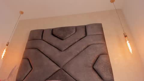 Snapshot of linda_saenz1 chatting on 02-17-25, 03:09 Linda Saenz online show from 02-17-25, 03:09