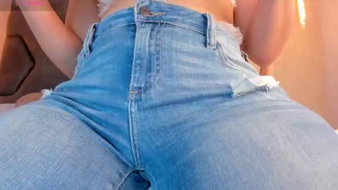 Snapshot of linda_saenz1 chatting on 03-05-25, 03:07 Linda Saenz online show from 03-05-25, 03:07