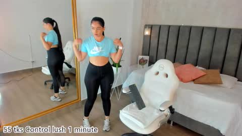 Snapshot of linda_saenz1 chatting on 09-18-25, 11:34 Linda Saenz online show from 09-18-25, 11:34