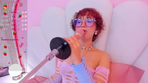 Snapshot of linda_sofi__ chatting on 03-02-25, 03:24 linda_sofi__ online show from 03-02-25, 03:24