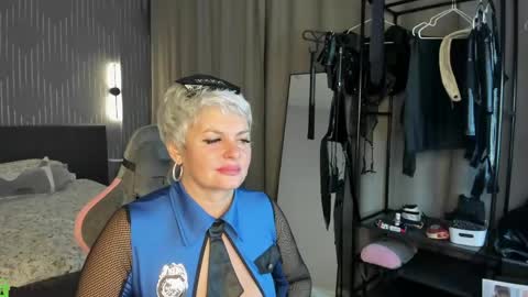 Snapshot of linda_zefir chatting on 04-17-26, 01:41 Linda Zefir online show from 04-17-26, 01:41