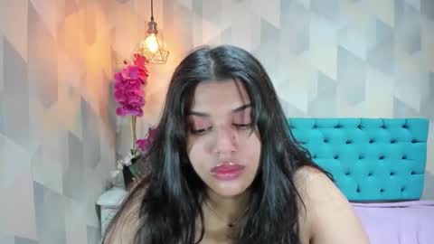 Snapshot of lindabreexlove chatting on 04-02-26, 01:53 online show from 04-02-26, 01:53