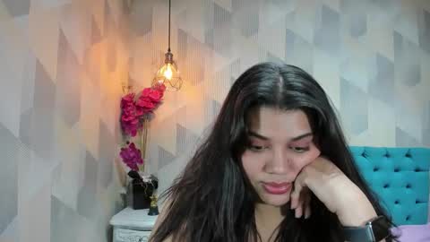Snapshot of lindabreexlove chatting on 05-20-26, 06:03 online show from 05-20-26, 06:03
