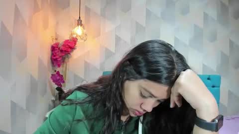 Snapshot of lindabreexlove chatting on 05-21-26, 01:40 online show from 05-21-26, 01:40