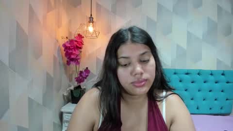 Snapshot of lindabreexlove chatting on 05-30-26, 06:54 online show from 05-30-26, 06:54