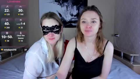 Linda online show from 11-23-25, 02:44