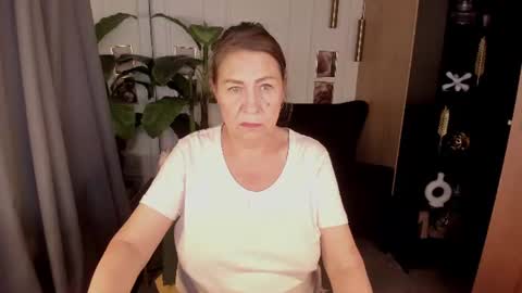 Linda online show from 07-28-26, 03:32