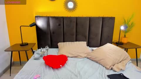 Linda online show from 02-13-25, 04:43