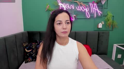 Linda online show from 12-15-25, 01:32