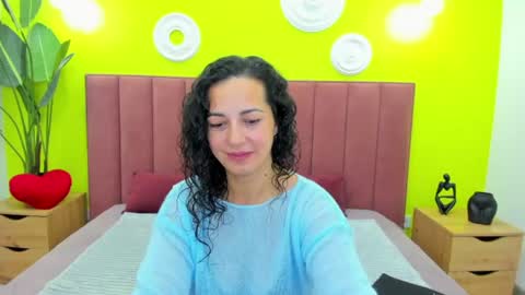 Linda online show from 06-12-26, 01:37