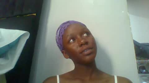 lindalovebird online show from 06-16-26, 12:52