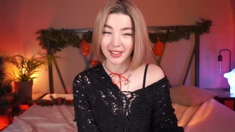 Snapshot of lindathacker chatting on 12-19-24, 08:34 your Linda is back online show from 12-19-24, 08:34