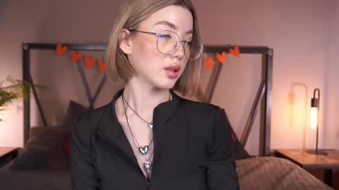 Snapshot of lindathacker chatting on 02-26-25, 10:58 your Linda is back online show from 02-26-25, 10:58