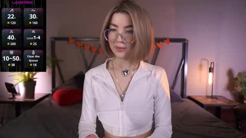 Snapshot of lindathacker chatting on 03-08-25, 04:56 your Linda is back online show from 03-08-25, 04:56