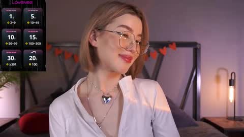 Snapshot of lindathacker chatting on 03-08-25, 11:16 your Linda is back online show from 03-08-25, 11:16