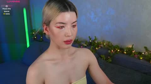Linda online show from 06-19-26, 04:39
