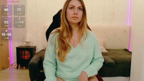 Snapshot of lindawhite_ chatting on 02-05-26, 05:17 Linda -- online show from 02-05-26, 05:17