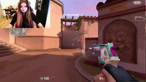 Snapshot of linddamortt chatting on 02-05-25, 09:40 CatalinaANIDEA online show from 02-05-25, 09:40