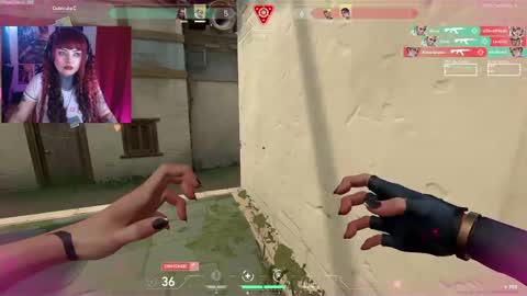 Snapshot of linddamortt chatting on 10-26-25, 12:27 CatalinaANIDEA online show from 10-26-25, 12:27