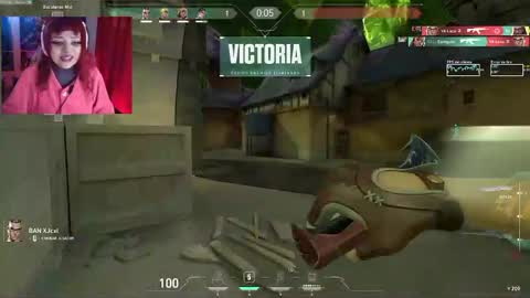 Snapshot of linddamortt chatting on 11-21-25, 10:41 CatalinaANIDEA online show from 11-21-25, 10:41