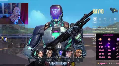 Snapshot of linddamortt chatting on 11-29-25, 01:41 CatalinaANIDEA online show from 11-29-25, 01:41