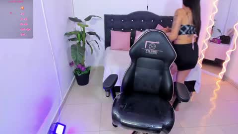 Linda  online show from 05-25-26, 03:12