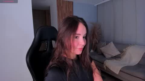 Snapshot of lindseyhallx chatting on 09-26-25, 01:31 call me annie online show from 09-26-25, 01:31