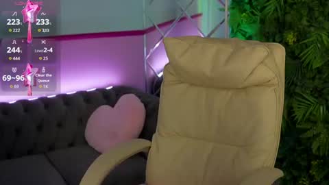 Lindsy online show from 07-11-26, 07:22