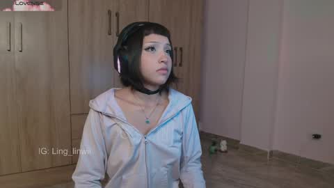 Snapshot of ling_meow chatting on 05-30-26, 01:35 Ling online show from 05-30-26, 01:35