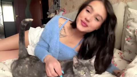 Ly online show from 05-12-26, 10:23