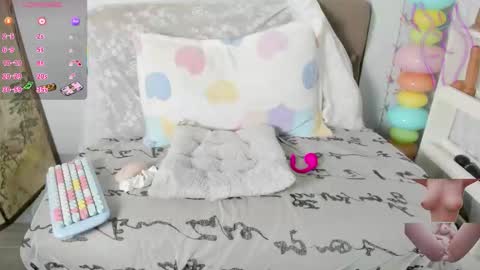 Snapshot of linhh99 chatting on 12-23-25, 03:48 linhh99 online show from 12-23-25, 03:48