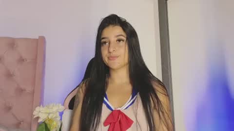 Snapshot of linoshka_1 chatting on 06-11-26, 12:43 Luciana online show from 06-11-26, 12:43