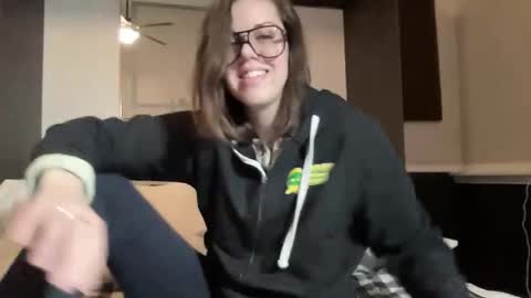 Snapshot of linusloves chatting on 02-15-26, 09:55 linusloves online show from 02-15-26, 09:55