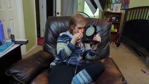 Snapshot of linzy19 chatting on 01-08-25, 06:52 Linzy19 online show from 01-08-25, 06:52