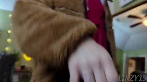 Snapshot of linzy19 chatting on 02-05-25, 01:58 Linzy19 online show from 02-05-25, 01:58