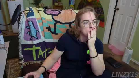 Snapshot of linzy19 chatting on 02-16-25, 06:43 Linzy19 online show from 02-16-25, 06:43