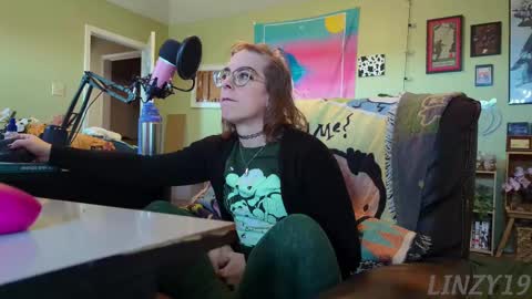 Snapshot of linzy19 chatting on 03-12-25, 03:18 Linzy19 online show from 03-12-25, 03:18