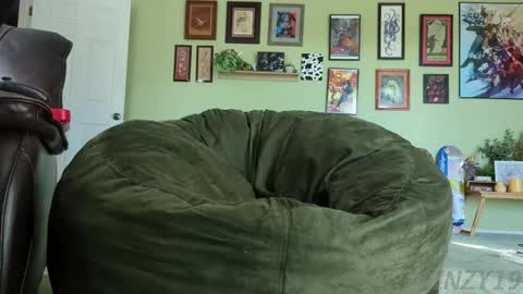 Snapshot of linzy19 chatting on 11-13-25, 08:52 Linzy19 online show from 11-13-25, 08:52