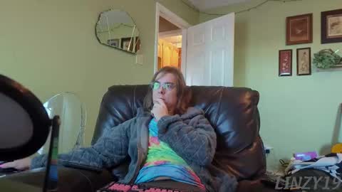 Snapshot of linzy19 chatting on 11-17-25, 02:34 Linzy19 online show from 11-17-25, 02:34