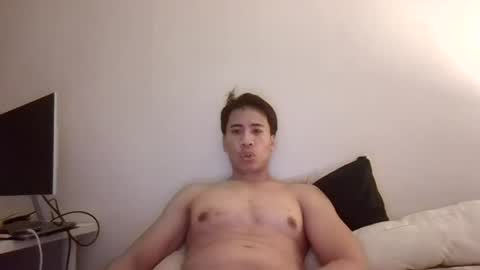 Snapshot of liolee212 chatting on 06-30-26, 01:01 Lio online show from 06-30-26, 01:01