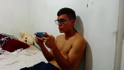 lion_grr online show from 05-05-26, 01:24